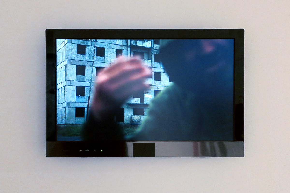 Elsa Werth, ‘km unite pratique de distance’, [video still 2], 2013, video, son stereo, 07.30min